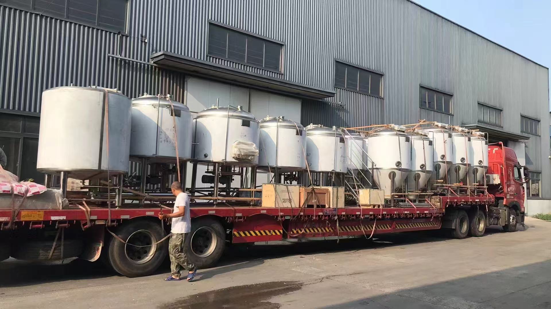 石嘴山精酿啤酒设备厂—精酿啤酒设备